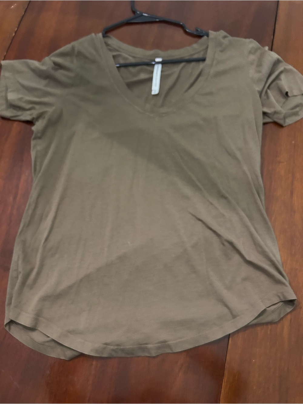 Babaton Olive V-Neck Short Sleeve Tee